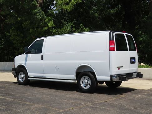Used 2025 Chevrolet Express 2500 w/ Driver Convenience Package RWD image 25