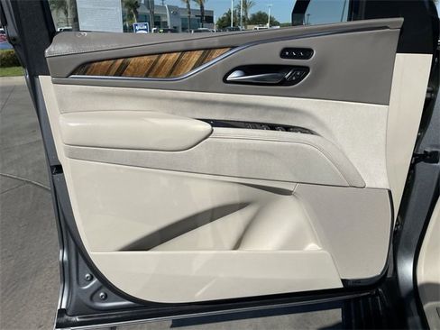 Used 2021 Cadillac Escalade Sport Platinum image 23