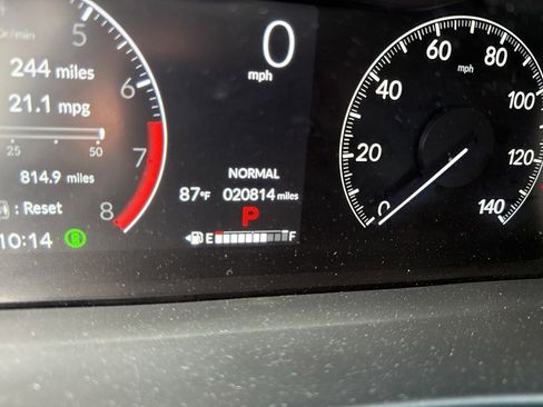 Used 2025 Honda Pilot EX-L image 14