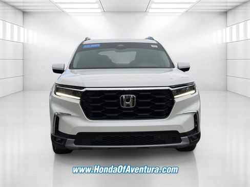 Certified 2025 Honda Pilot Elite image 2