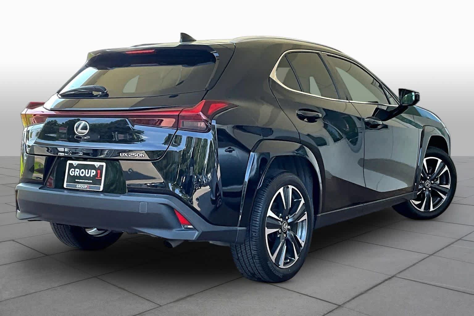 Used 2024 Lexus UX 250h FWD w/ Premium Package image 11