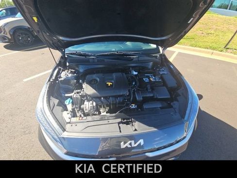 Used 2023 Kia Forte LXS FWD image 3