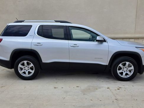 Used 2019 GMC Acadia SLT image 2