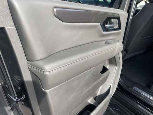 New 2026 GMC Yukon XL Elevation image 23