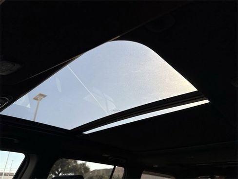 Used 2023 Jeep Wagoneer Series II image 24