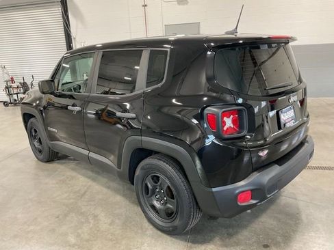 Used 2017 Jeep Renegade Sport w/ Power & Air Group FWD image 4
