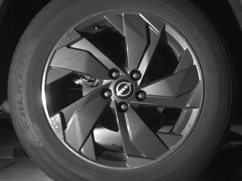 Used 2025 Nissan Rogue SV FWD image 15