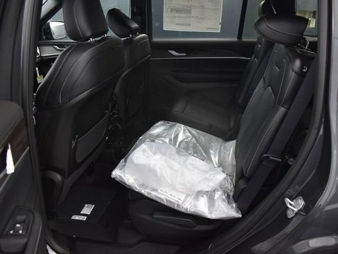 New 2025 Jeep Grand Cherokee L Limited w/ Black Appearance Package image 35