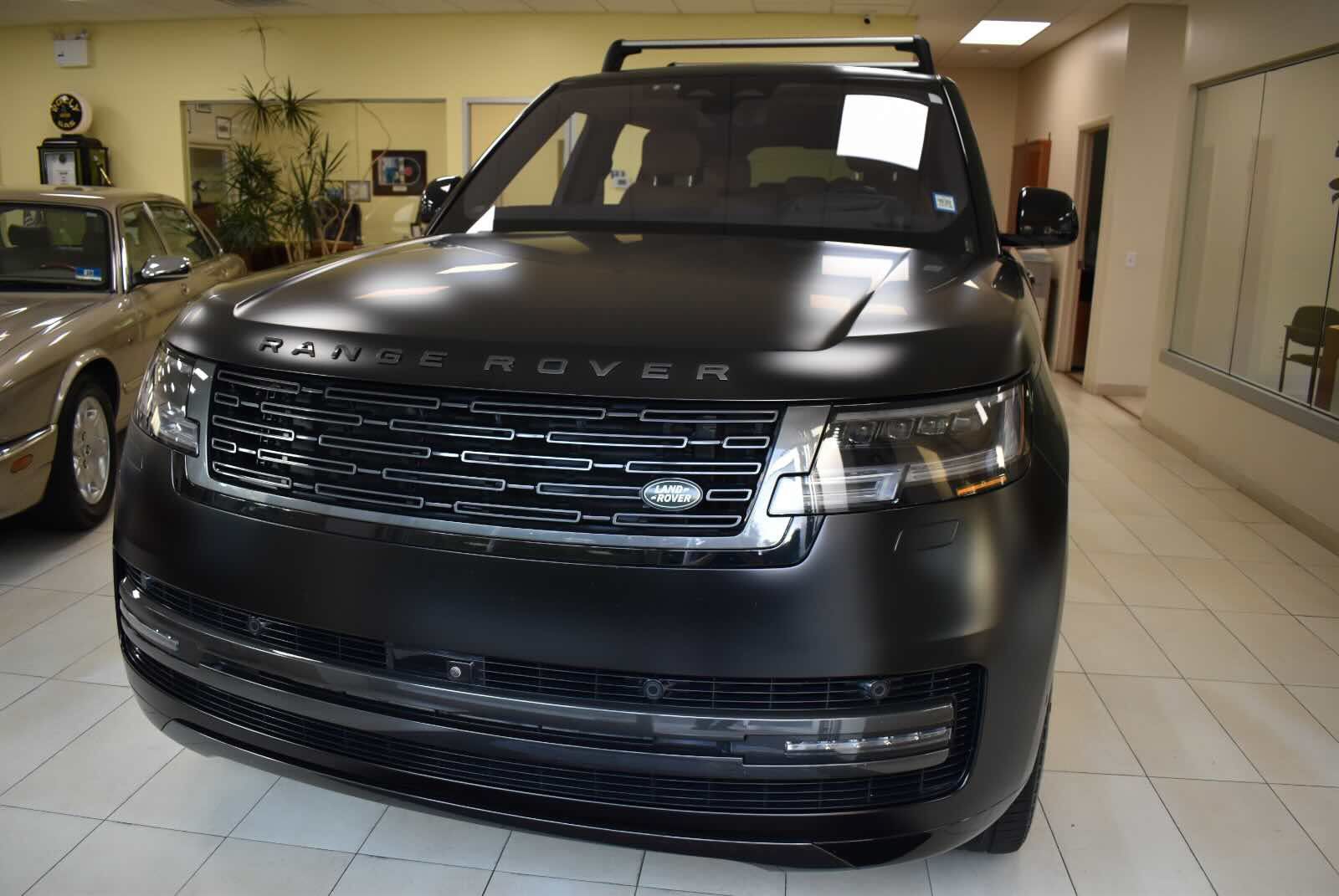 Used 2023 Land Rover Range Rover Long Wheelbase SE AWD/4WD image 9