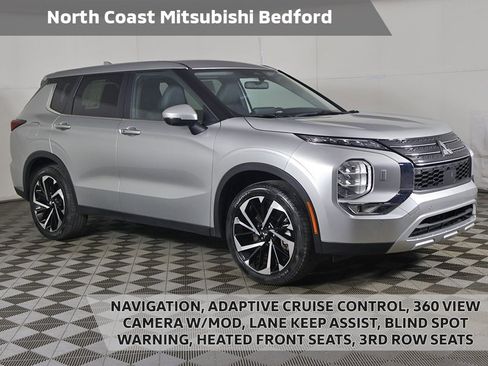 Used 2024 Mitsubishi Outlander SE Black Edition image 1