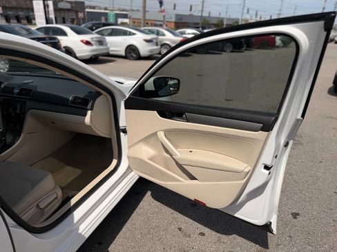 Used 2014 Volkswagen Passat TDI SE image 28