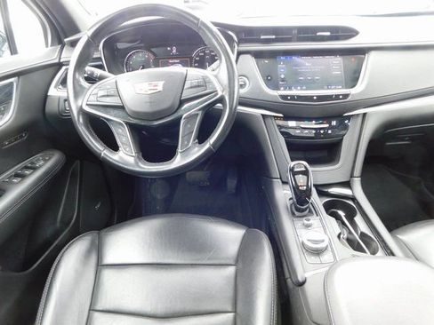 Used 2020 Cadillac XT5 Premium Luxury image 17