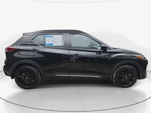 Used 2023 Nissan Kicks SR w/ Interior Electronics Package FWD image 5