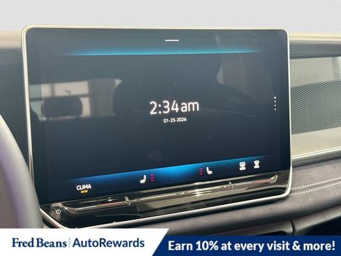 New 2025 Volkswagen Tiguan SE image 8