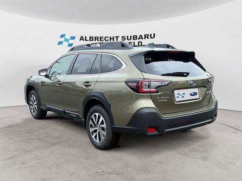Used 2025 Subaru Outback Premium AWD/4WD image 3