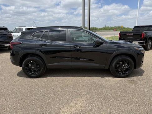 New 2026 Chevrolet Trax LT w/ Driver Confidence Package FWD image 10