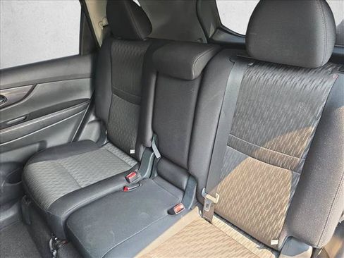 Used 2018 Nissan Rogue SV AWD/4WD image 14