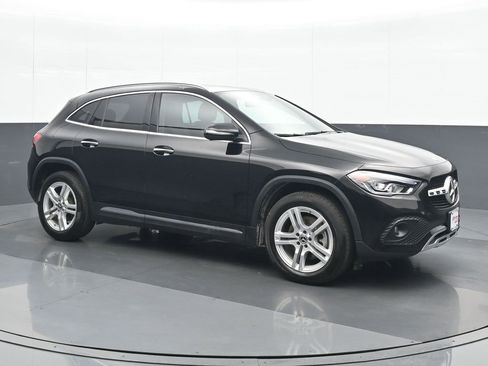 Used 2023 Mercedes-Benz GLA 250 4MATIC w/ Premium Package image 8
