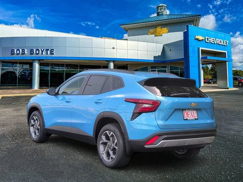 New 2026 Chevrolet Trax LT FWD image 3