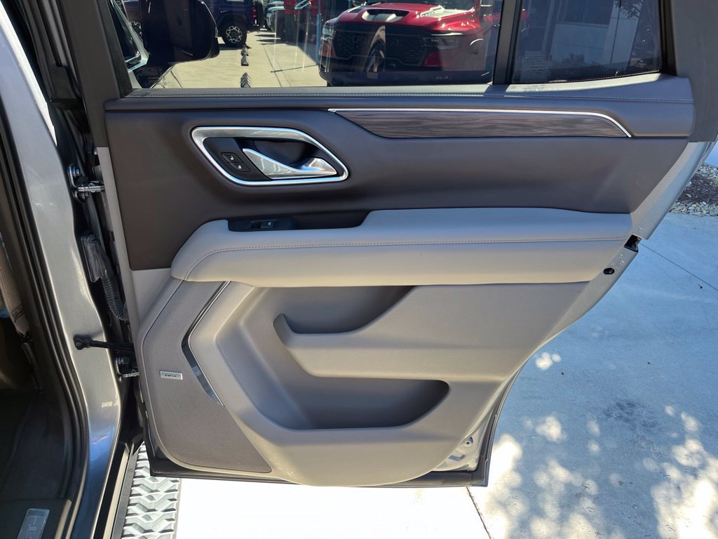 Used 2021 Chevrolet Tahoe Z71 w/ Z71 Off-Road Package AWD/4WD image 25