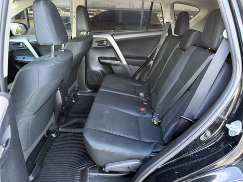 Used 2017 Toyota RAV4 LE FWD image 11
