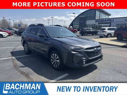 Used 2025 Subaru Outback Premium image 1