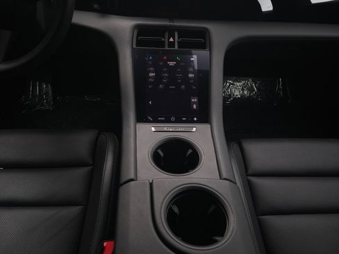 Used 2022 Porsche Taycan 4S image 11