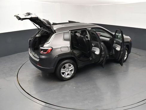 Used 2022 Jeep Compass Latitude w/ Convenience Group AWD/4WD image 27