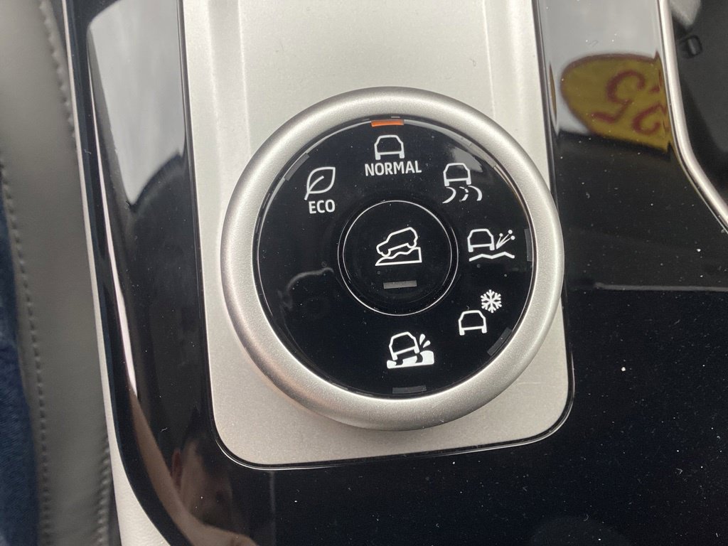 Used 2025 Mitsubishi Outlander AWD image 26