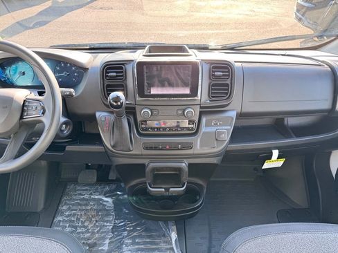 Used 2025 RAM ProMaster 2500 w/ Crew Van Package image 15