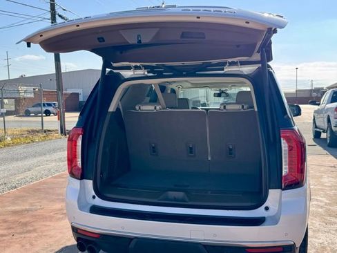 Used 2022 GMC Yukon Denali image 9