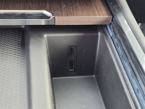 New 2026 GMC Acadia Denali w/ Super Cruise Package image 17