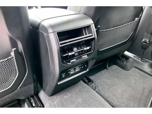 Certified 2022 Jeep Grand Cherokee Limited AWD/4WD image 13