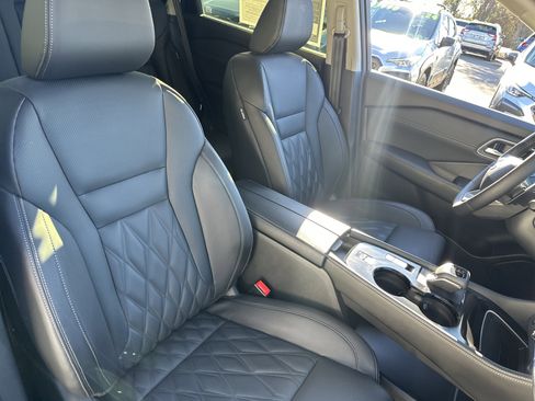 Used 2025 Nissan Rogue Platinum w/ Tech Package image 13