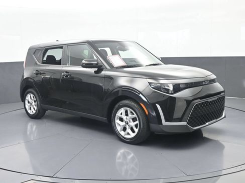 Used 2023 Kia Soul S FWD image 8