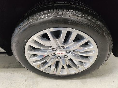 New 2026 GMC Yukon XL Denali w/ Sun & Power Step Package image 4