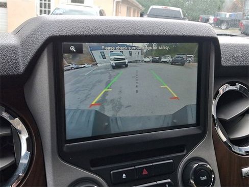 Used 2016 Ford F350 Lariat image 19