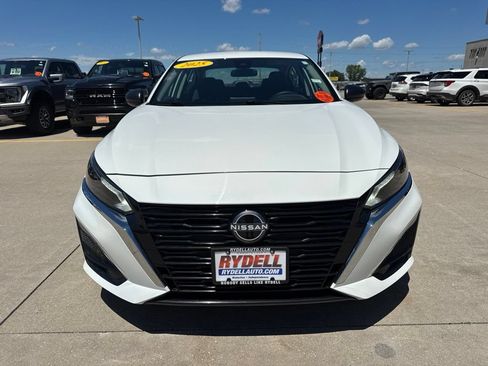 Used 2025 Nissan Altima 2.5 SV FWD image 25