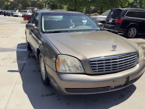 Used 2003 Cadillac De Ville w/ Comfort & Convenience Package image 16