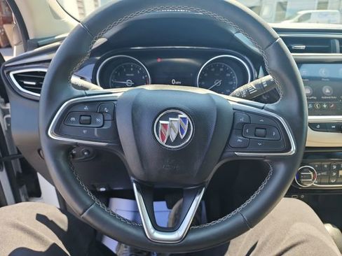 Used 2022 Buick Encore GX Select image 2