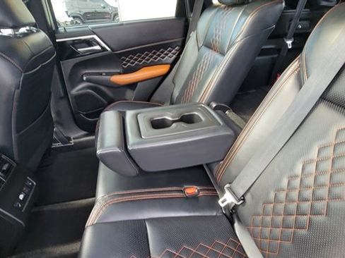 Used 2022 Mitsubishi Outlander SEL image 53