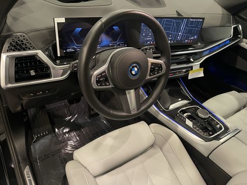 Used 2026 BMW X5 xDrive50e w/ M Sport Package AWD/4WD image 13