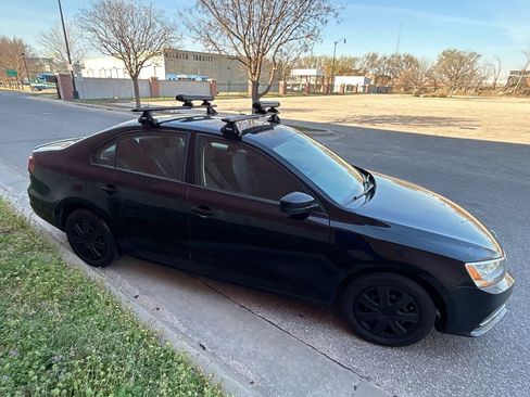 Used 2016 Volkswagen Jetta S image 4