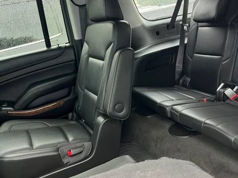 Used 2018 Chevrolet Suburban Premier AWD/4WD image 6