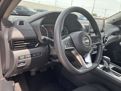 Used 2025 Nissan Sentra SV FWD image 28