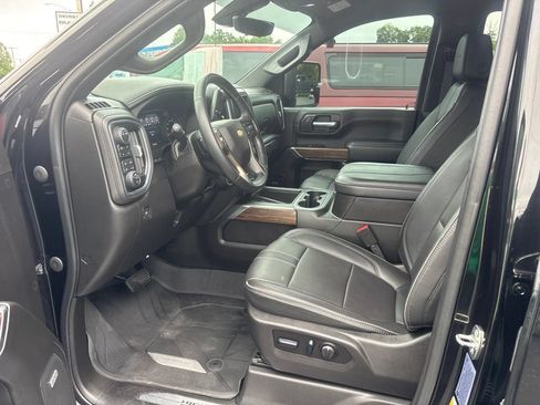 Used 2023 Chevrolet Silverado 3500 High Country w/ Technology Package AWD/4WD image 13