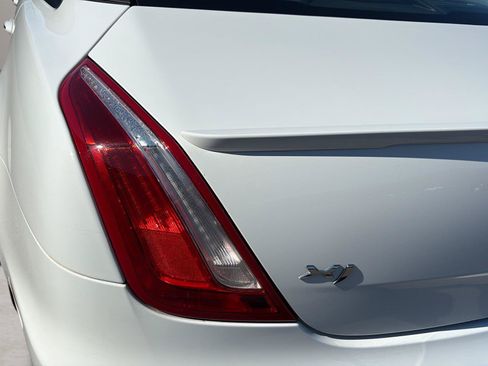 Used 2016 Jaguar XJ Supercharged RWD image 46