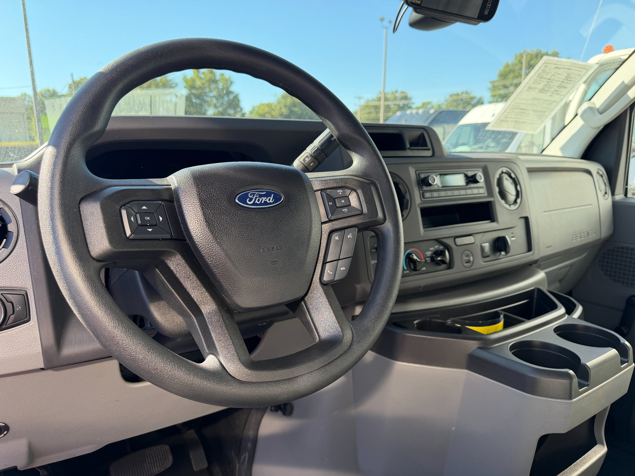 Used 2026 Ford E-450 and Econoline 450 Super Duty RWD image 6
