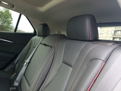 Used 2023 Buick Envision Essence w/ Technology Package I image 9