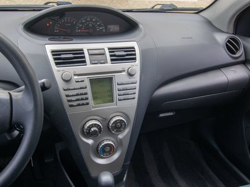 Used 2010 Toyota Yaris Sedan FWD image 23